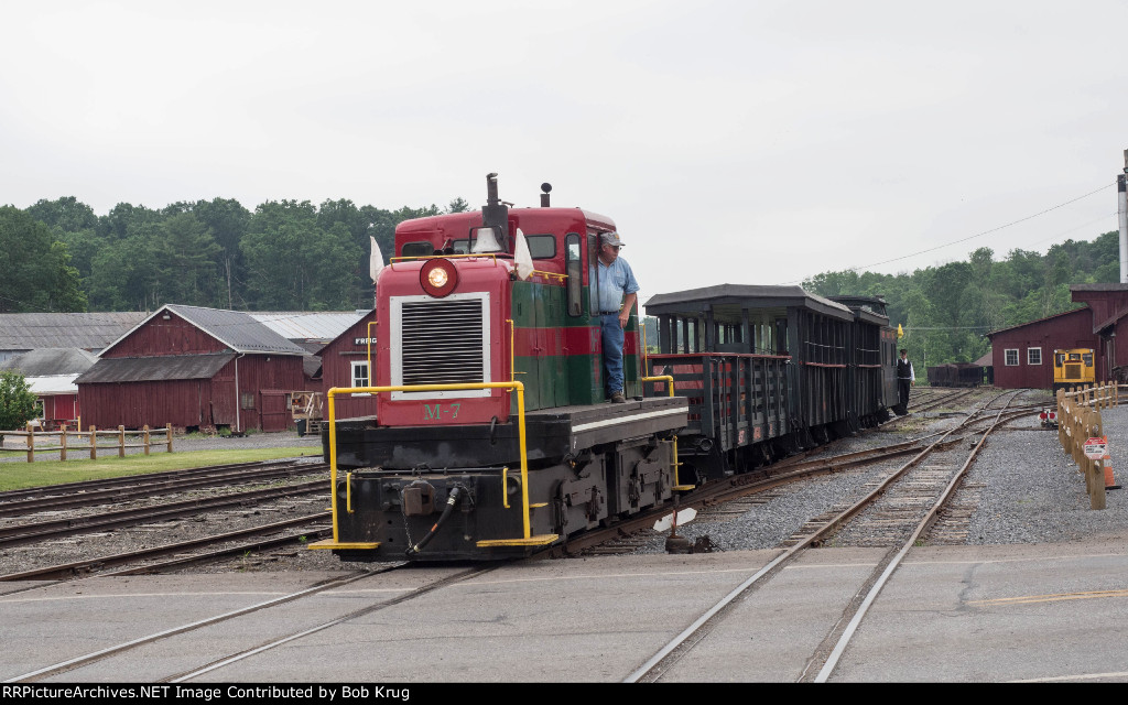 EBT m-7 leads the excursion consist through the yard in Rockhill